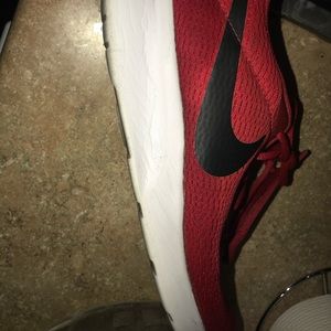 Used nikes in good condition size 9 1/2